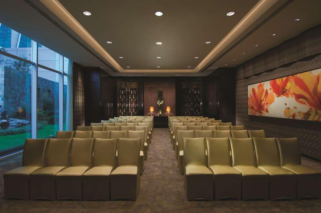 Hotel Doubletree By Hilton Pechino Servizi foto